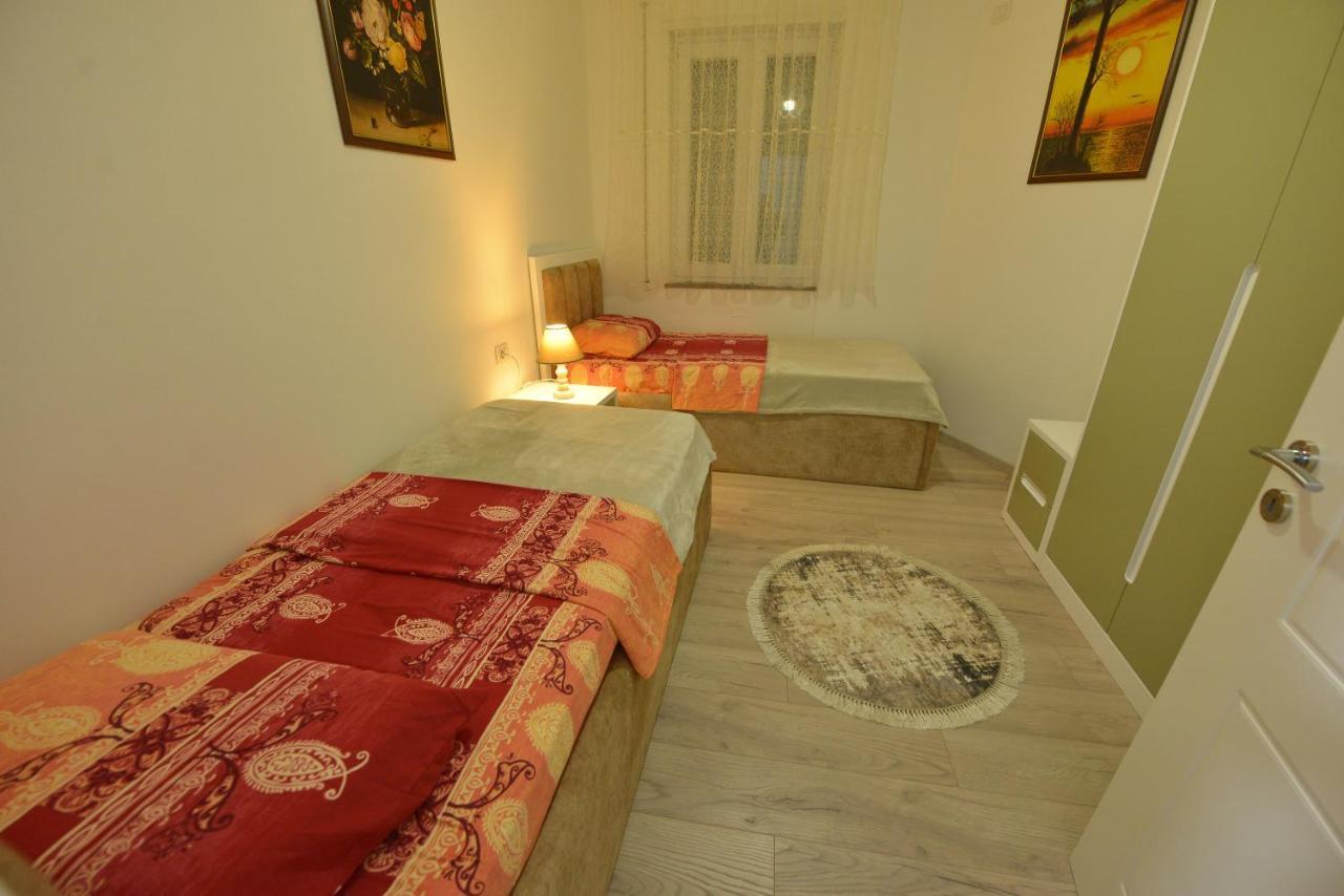 Denis Comfort Apartment Shkoder Exterior photo